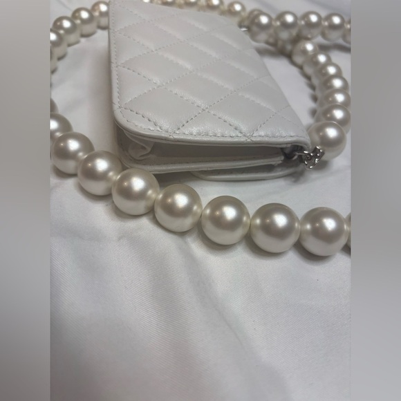 CHANEL MAXI PEARLS Clutch With Chain Bag - Picture 9 of 13
